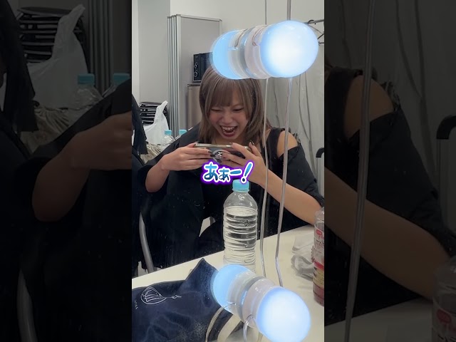 給料5万アイドルのライブ本番前控え室